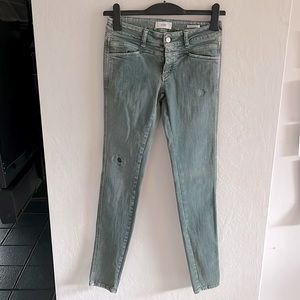 SOLD ELSEWHERE Closed Italian brand Pedal Star Skinny Jeans in sage green 1729